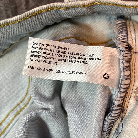 Universal Thread Light Blue Cropped Jeans - Picture 7 of 13